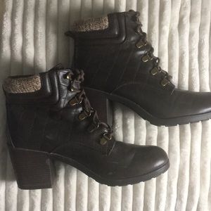 MIA women’s  boots with heal